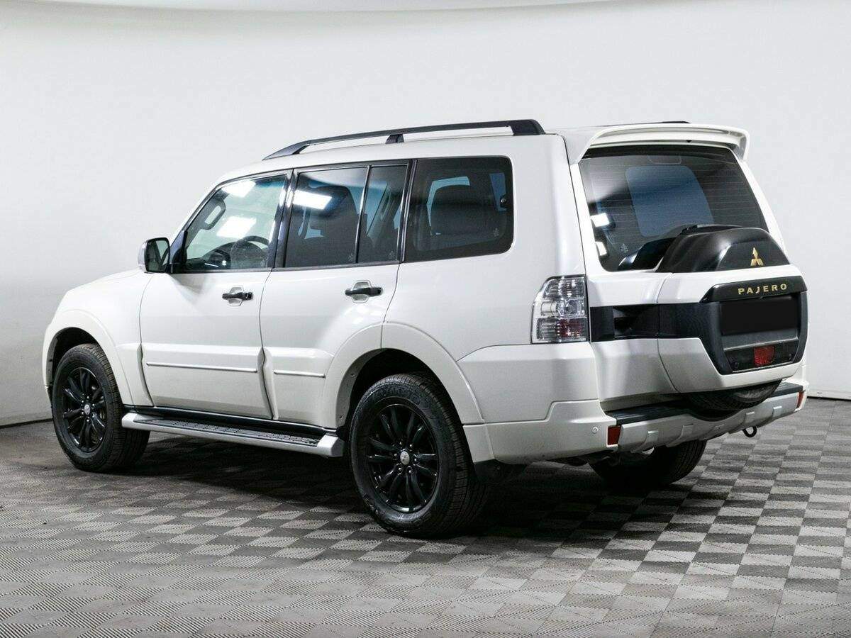 Mitsubishi Pajero с пробегом — 2019 год. Фото: #6