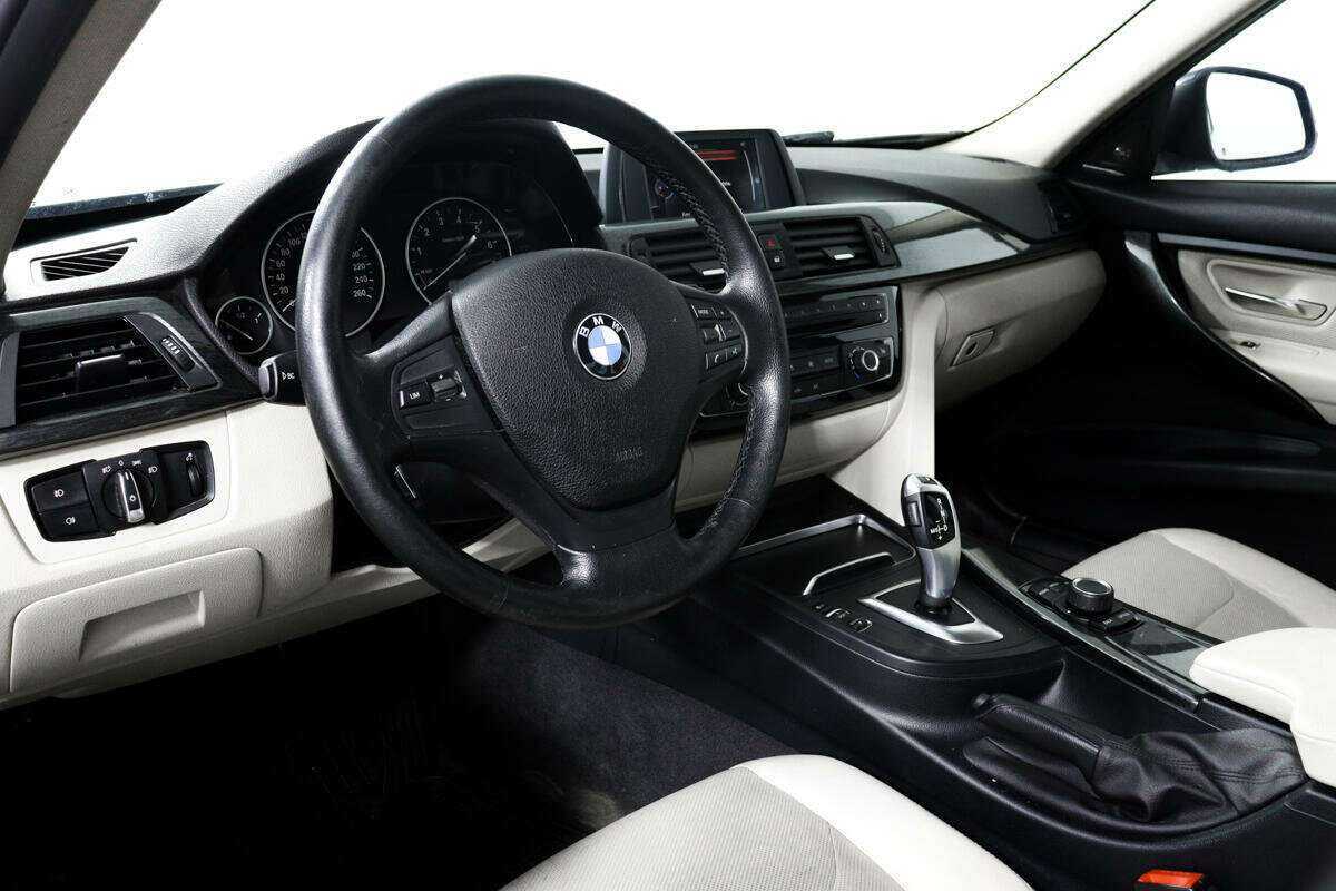 BMW 3 серии с пробегом — 2016 год. Фото: #12