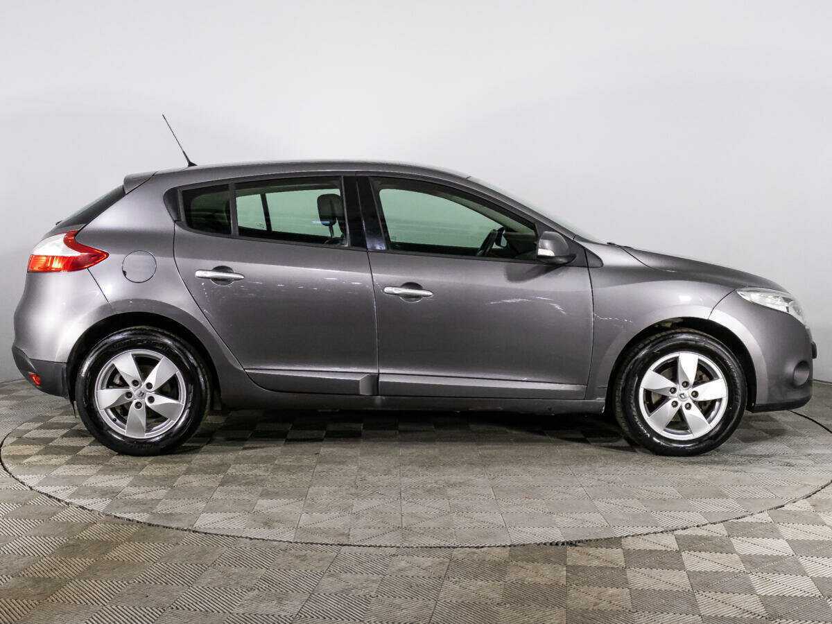 Renault Megane с пробегом — 2011 год. Фото: #3