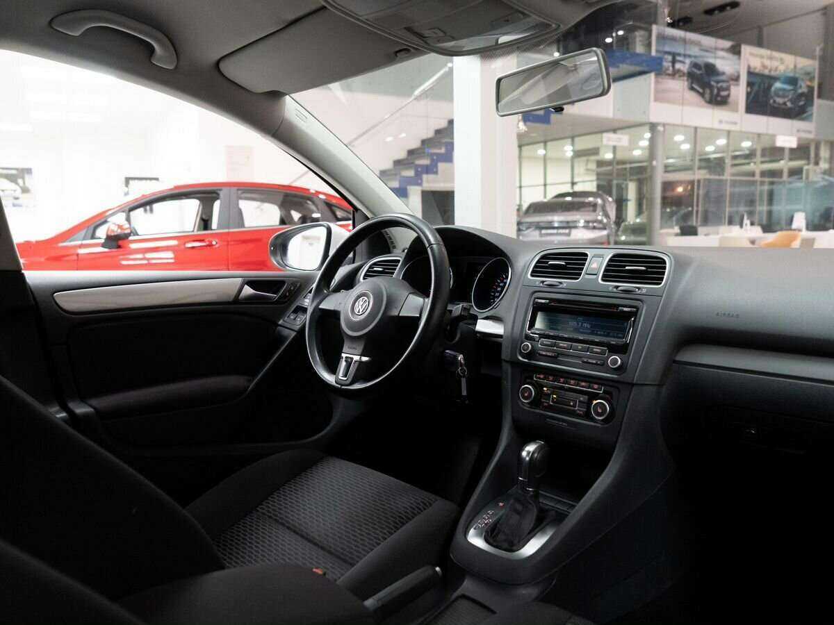 Volkswagen Golf с пробегом — 2012 год. Фото: #15