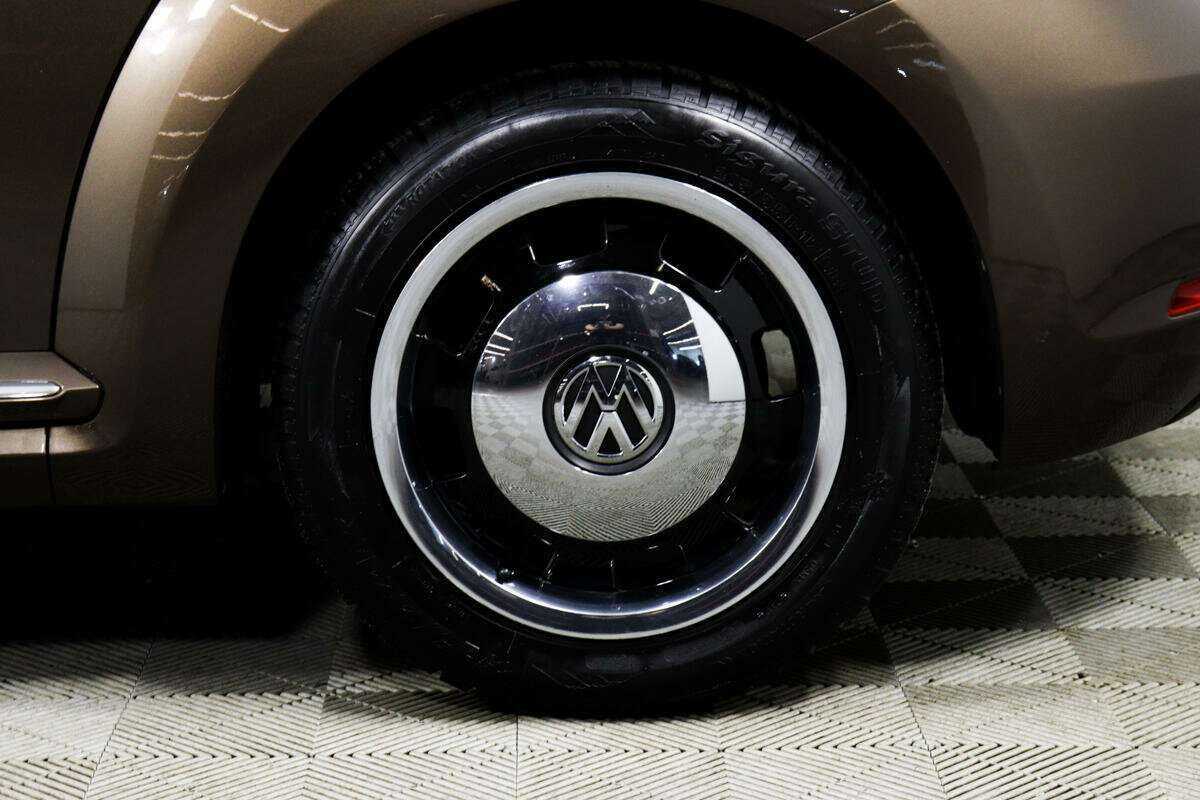 Volkswagen Beetle с пробегом — 2014 год. Фото: #13
