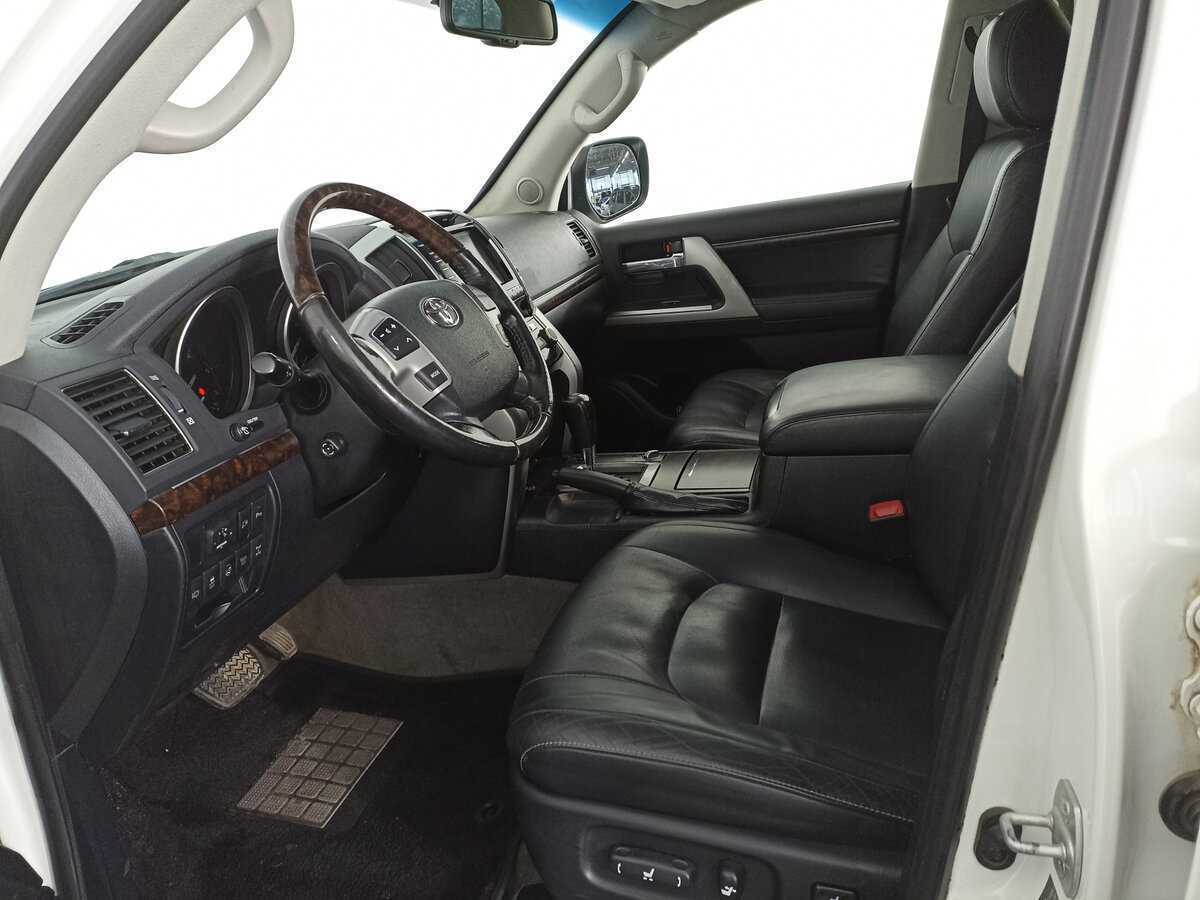 Toyota Land Cruiser с пробегом — 2015 год. Фото: #15