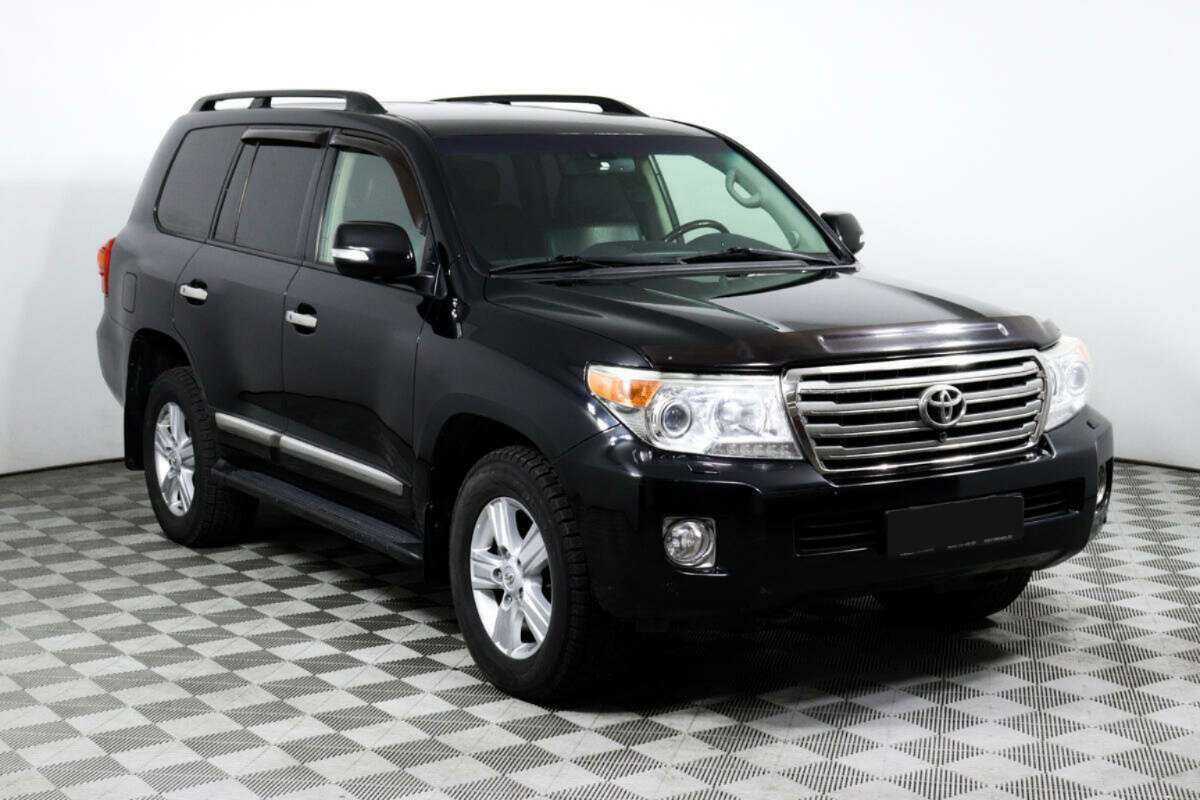 Toyota Land Cruiser с пробегом — 2012 год. Фото: #2
