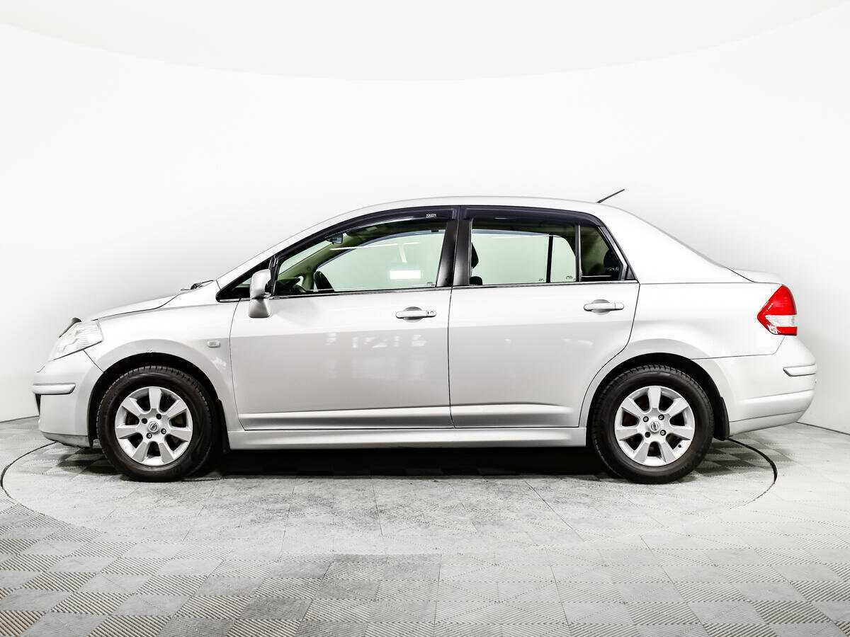 Nissan Tiida с пробегом — 2011 год. Фото: #7