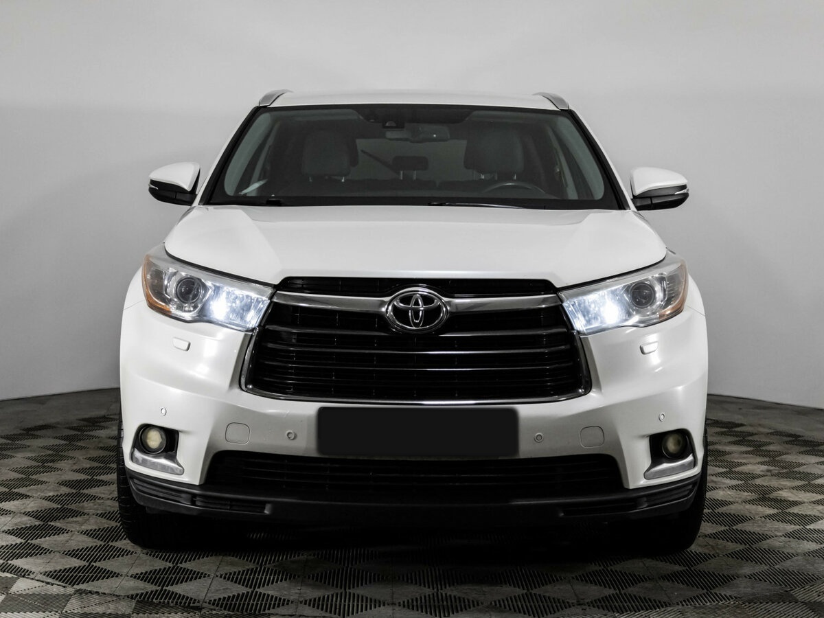 Toyota Highlander с пробегом — 2015 год. Фото: #1