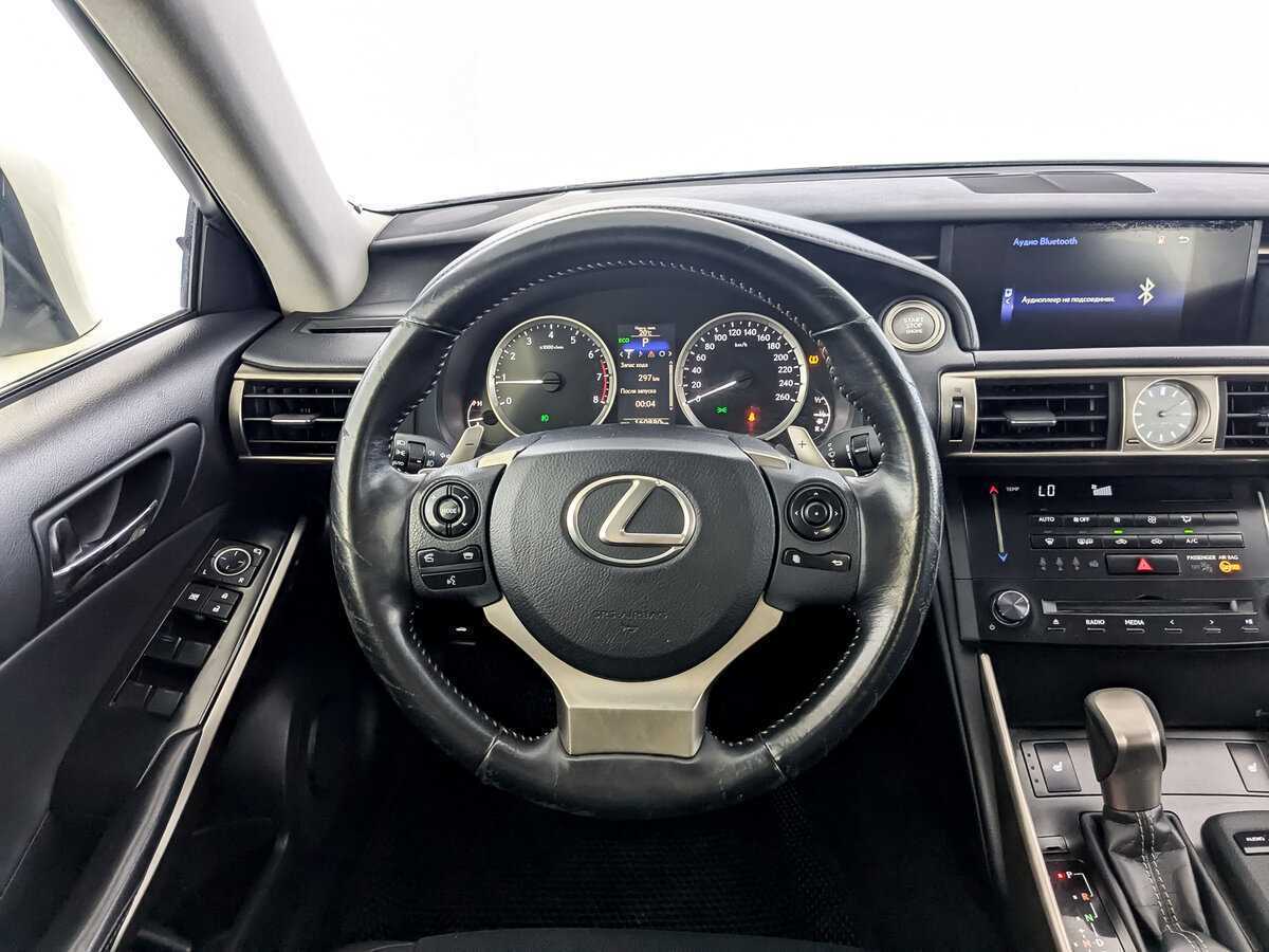 Lexus IS с пробегом — 2014 год. Фото: #16