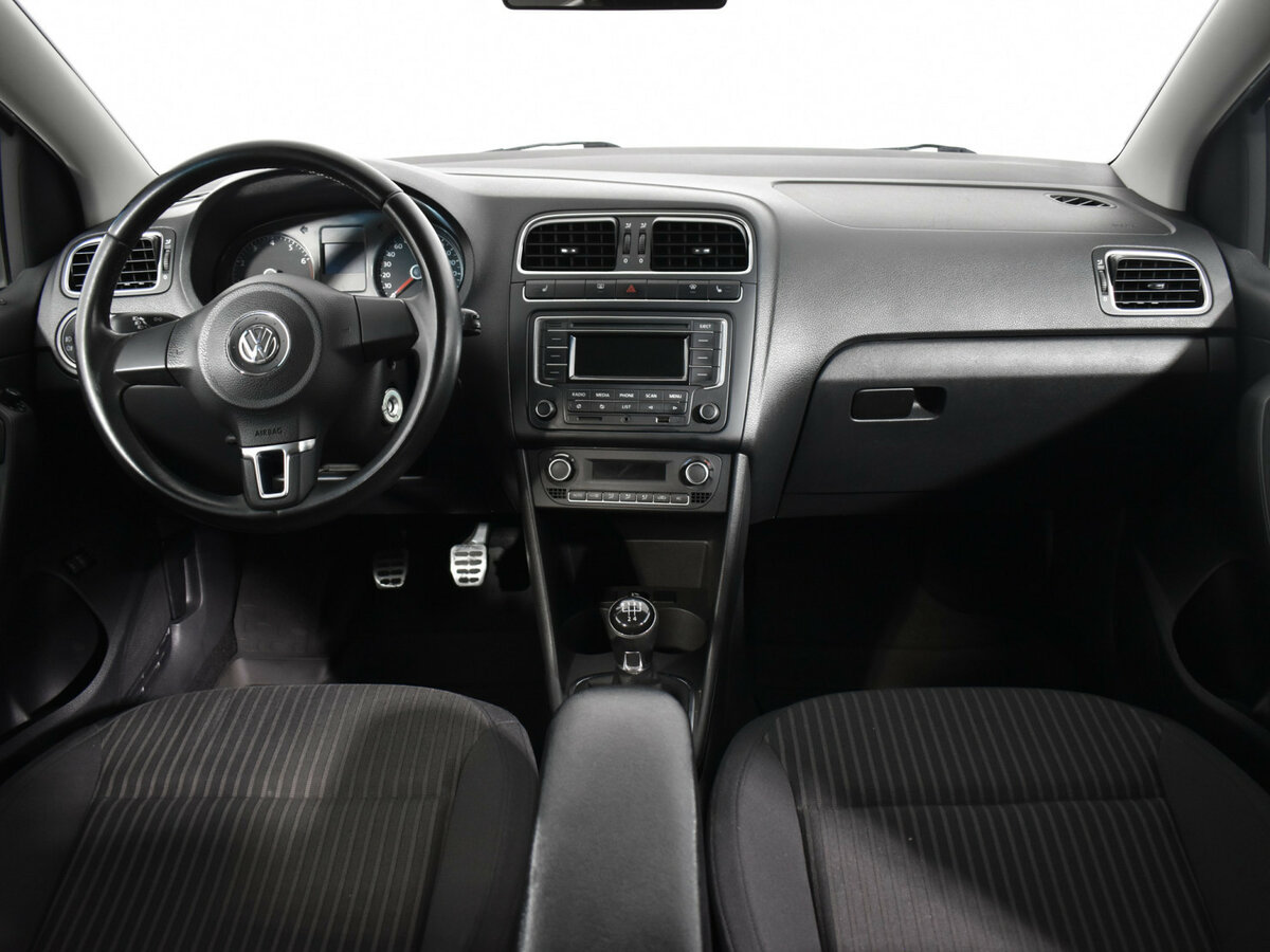 Volkswagen Polo с пробегом — 2014 год. Фото: #10