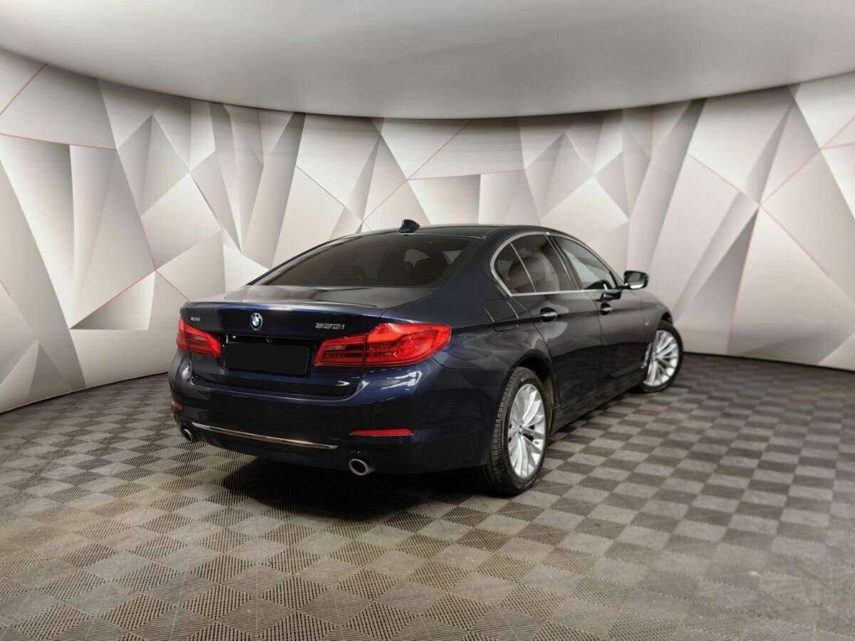BMW 5 серии с пробегом — 2017 год. Фото: #1