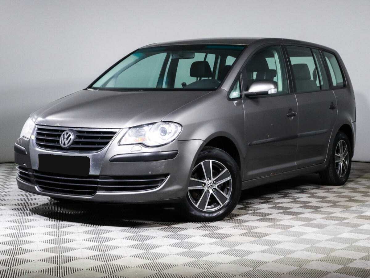 Volkswagen Touran с пробегом — 2008 год. Фото: #0