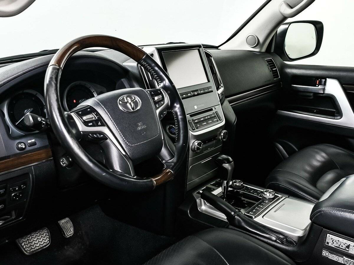Toyota Land Cruiser с пробегом — 2016 год. Фото: #11
