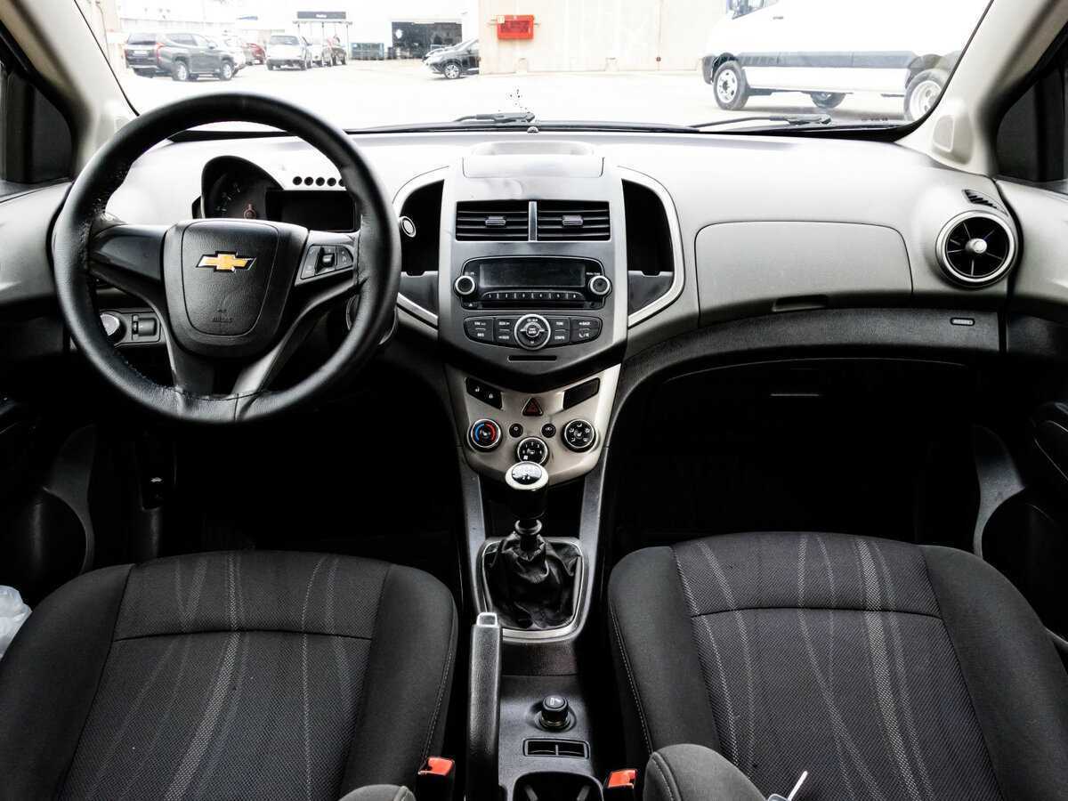 Chevrolet Aveo с пробегом — 2013 год. Фото: #7