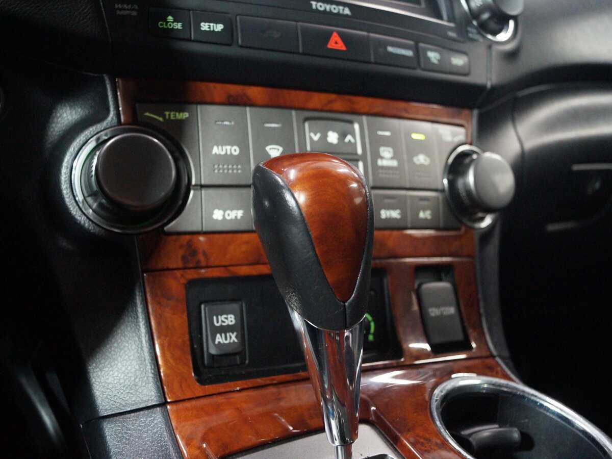 Toyota Highlander с пробегом — 2011 год. Фото: #29