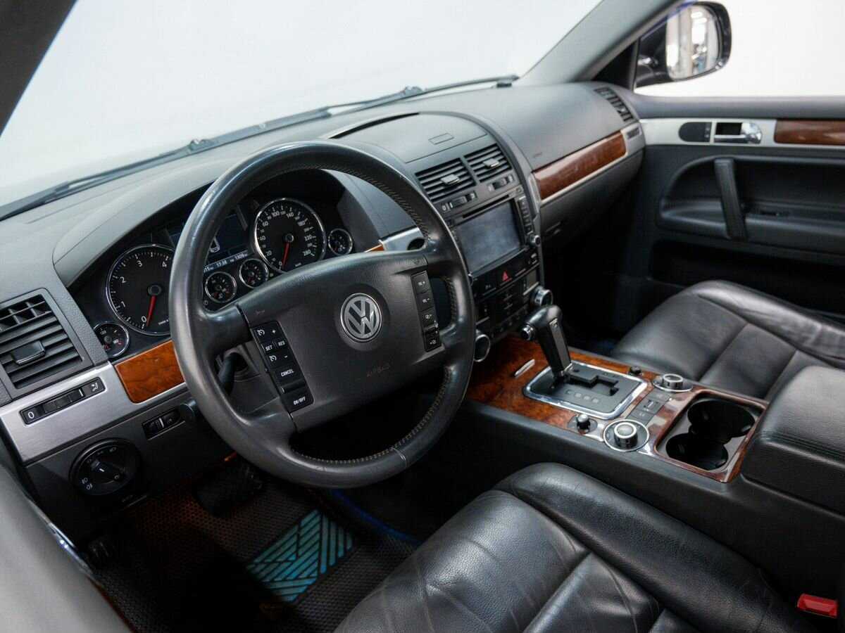Volkswagen Touareg с пробегом — 2009 год. Фото: #12