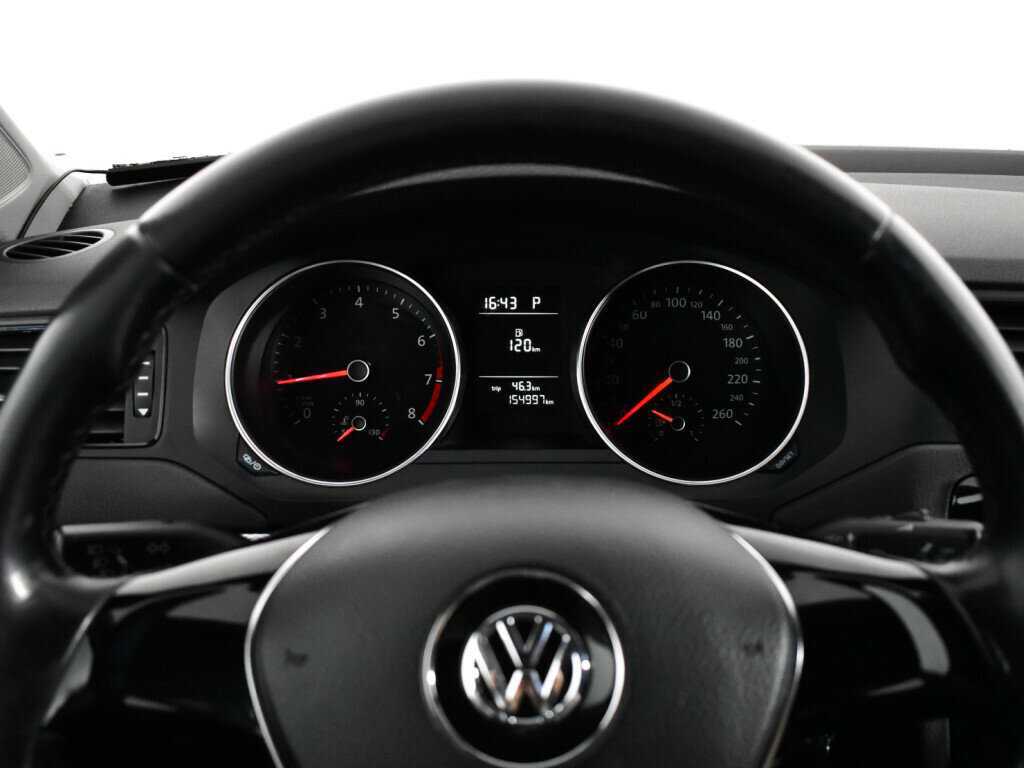 Volkswagen Jetta с пробегом — 2015 год. Фото: #7
