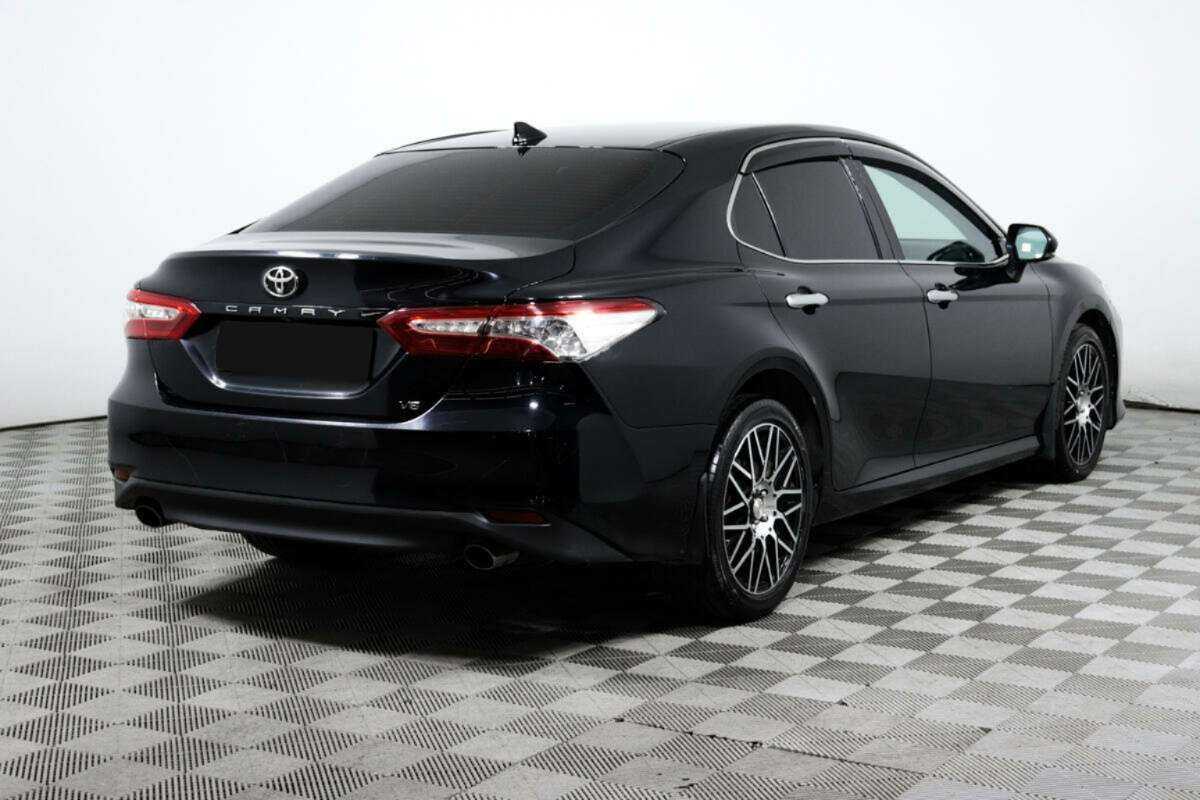 Toyota Camry с пробегом — 2021 год. Фото: #4