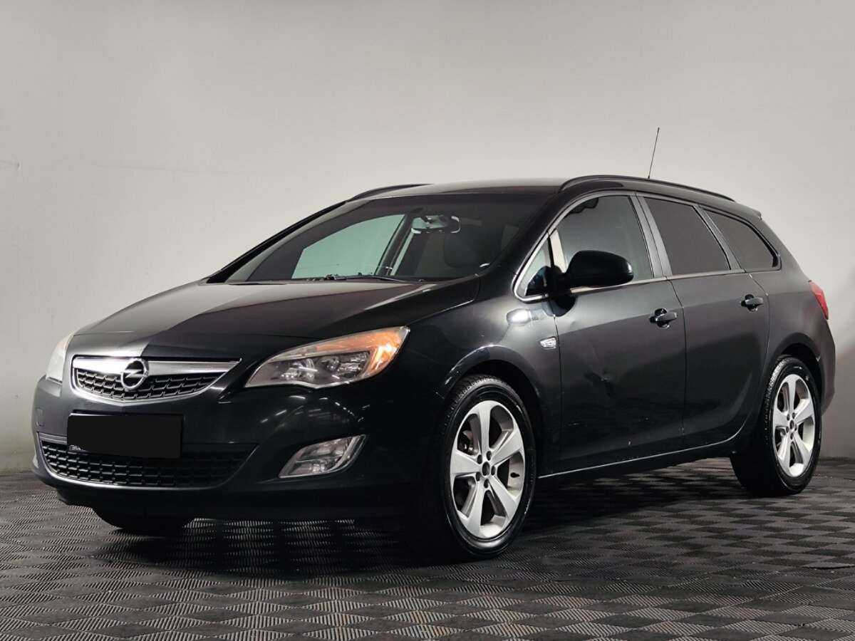 Opel Astra с пробегом — 2012 год. Фото: #0