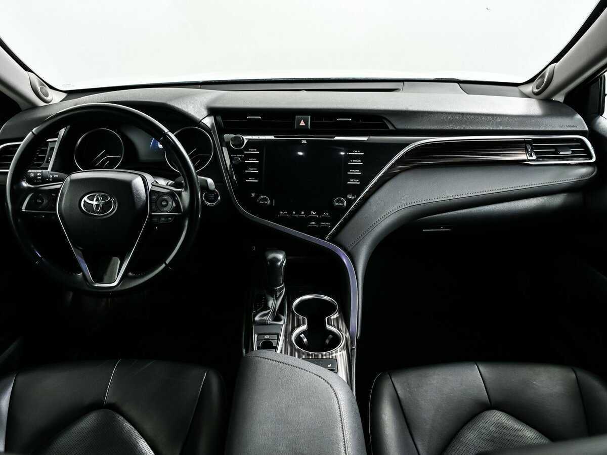 Toyota Camry с пробегом — 2019 год. Фото: #10