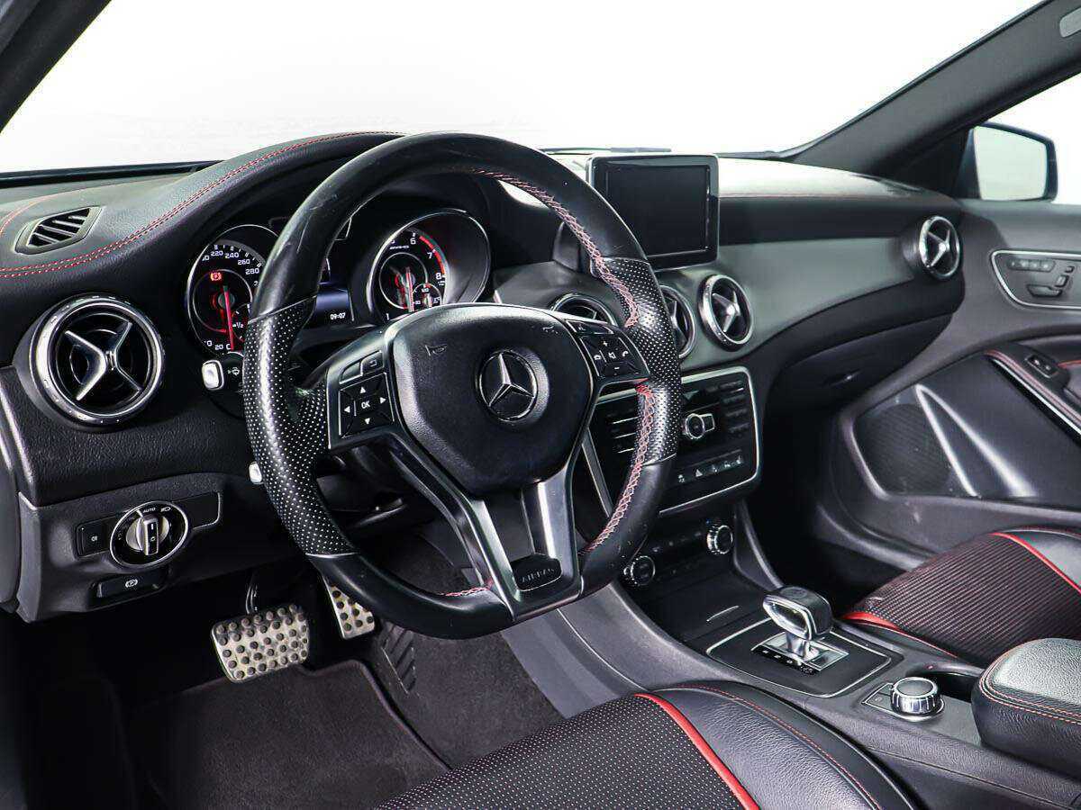Mercedes-Benz GLA AMG с пробегом — 2014 год. Фото: #12