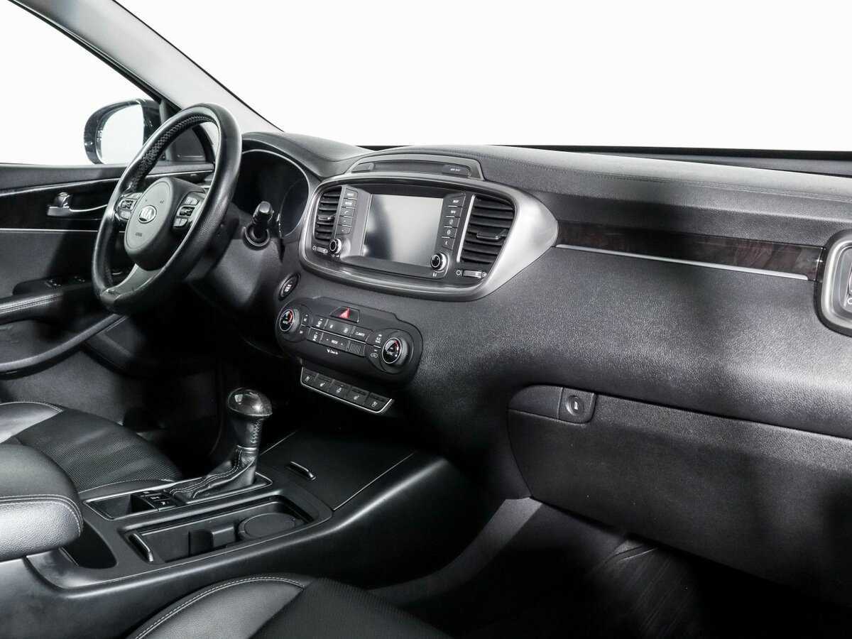 Kia Sorento с пробегом — 2017 год. Фото: #3