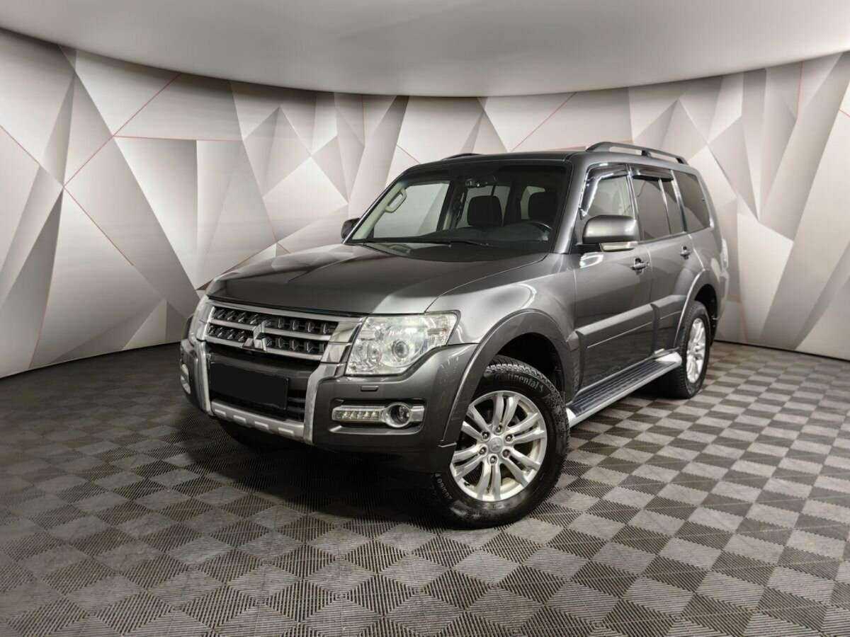Mitsubishi Pajero с пробегом — 2015 год. Посмотреть фото