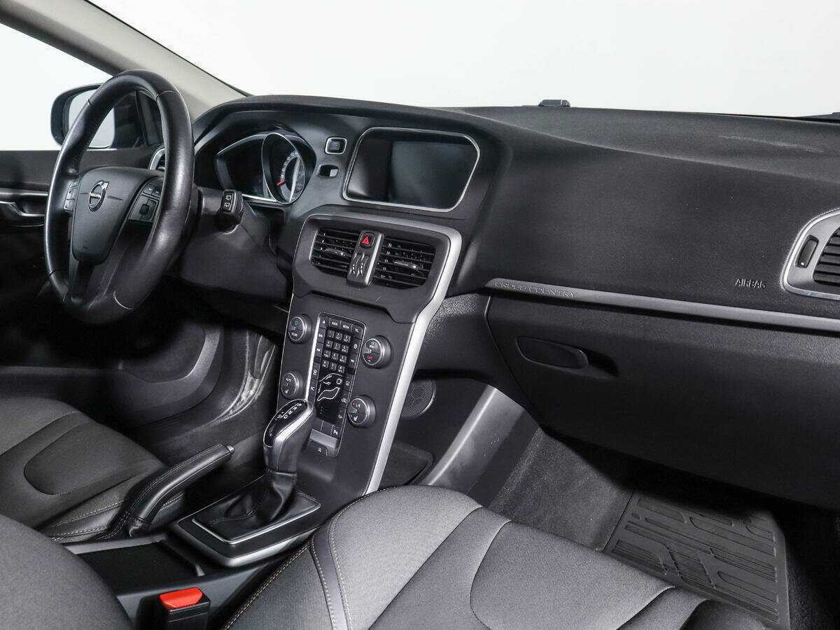Volvo V40 Cross Country с пробегом — 2019 год. Фото: #5