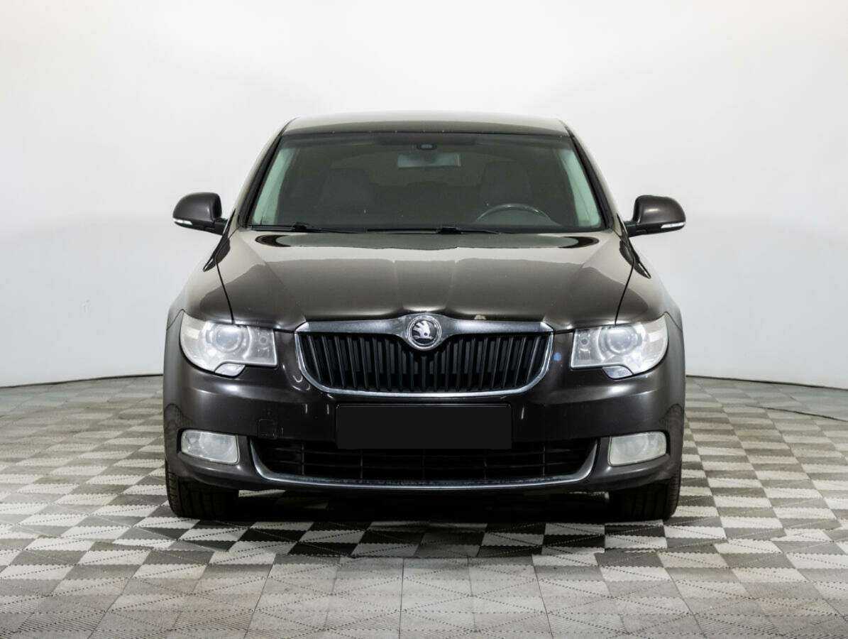 Skoda Superb с пробегом — 2012 год. Фото: #1