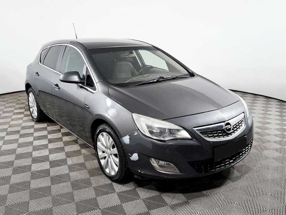Opel Astra с пробегом — 2011 год. Фото: #2