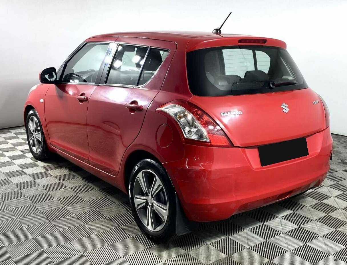 Suzuki Swift с пробегом — 2011 год. Фото: #4