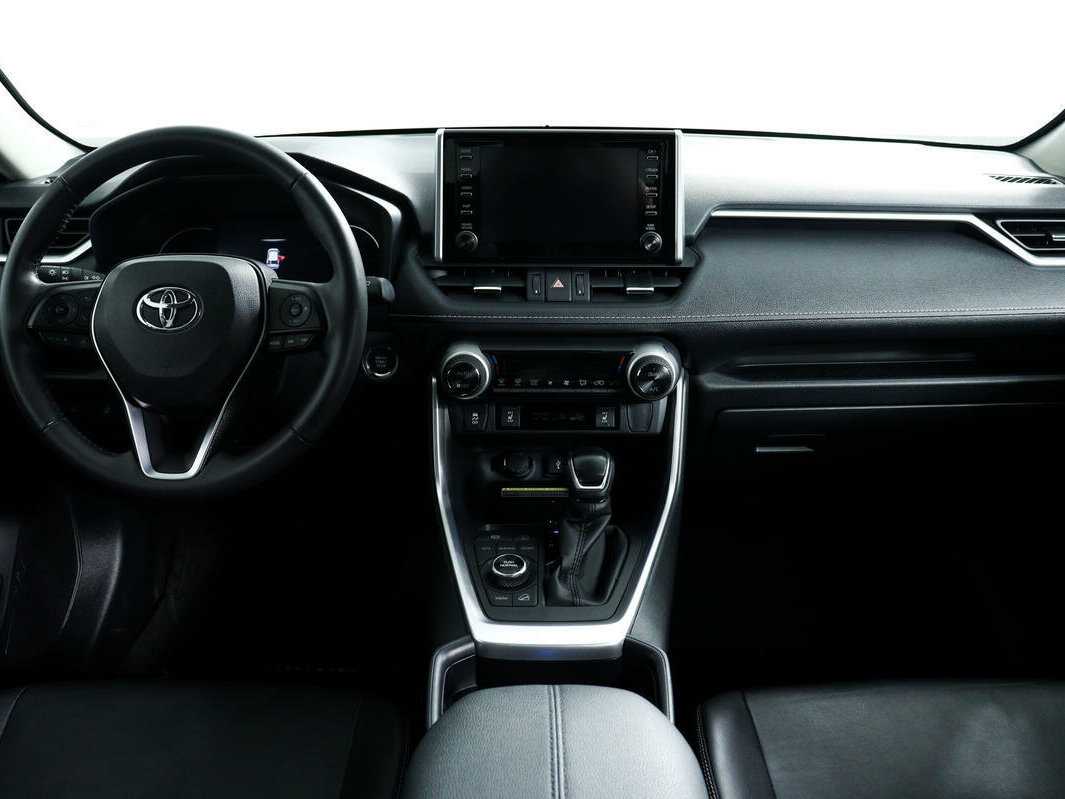 Toyota RAV4 с пробегом — 2021 год. Фото: #10