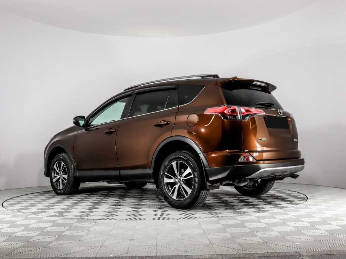 Toyota RAV4 с пробегом — 2017 год. Фото: #6