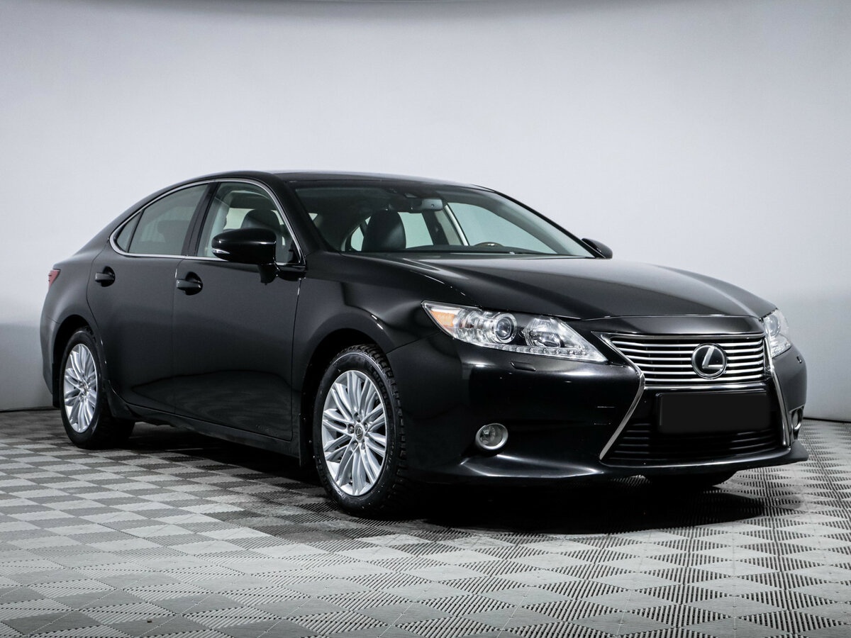 Lexus ES с пробегом — 2012 год. Фото: #2