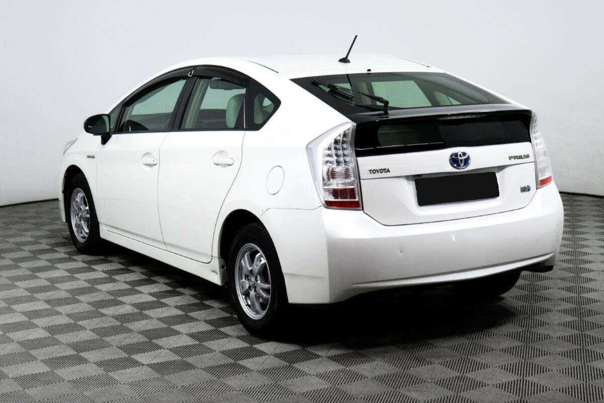 Toyota Prius с пробегом — 2009 год. Фото: #6