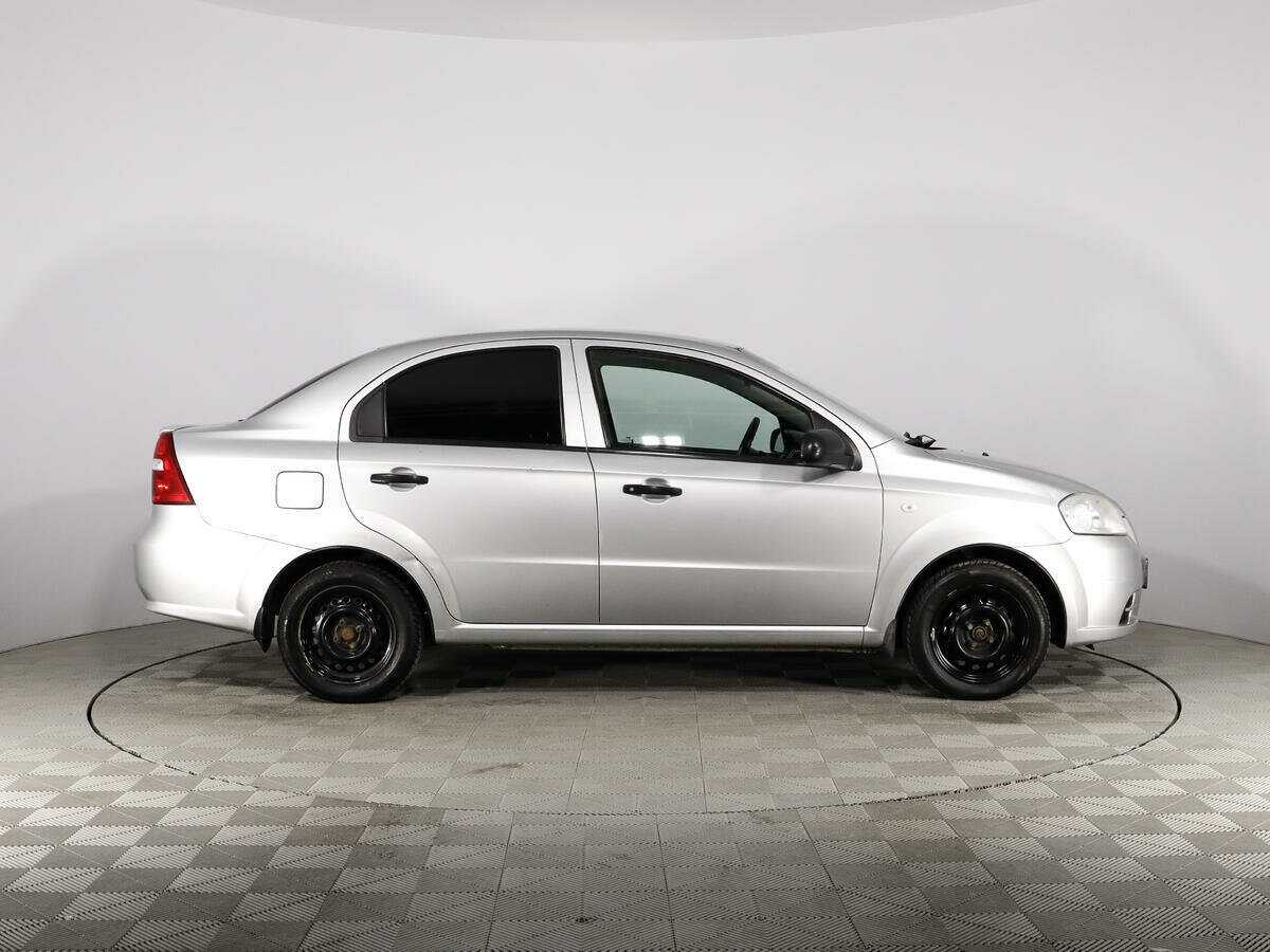 Chevrolet Aveo с пробегом — 2011 год. Фото: #4