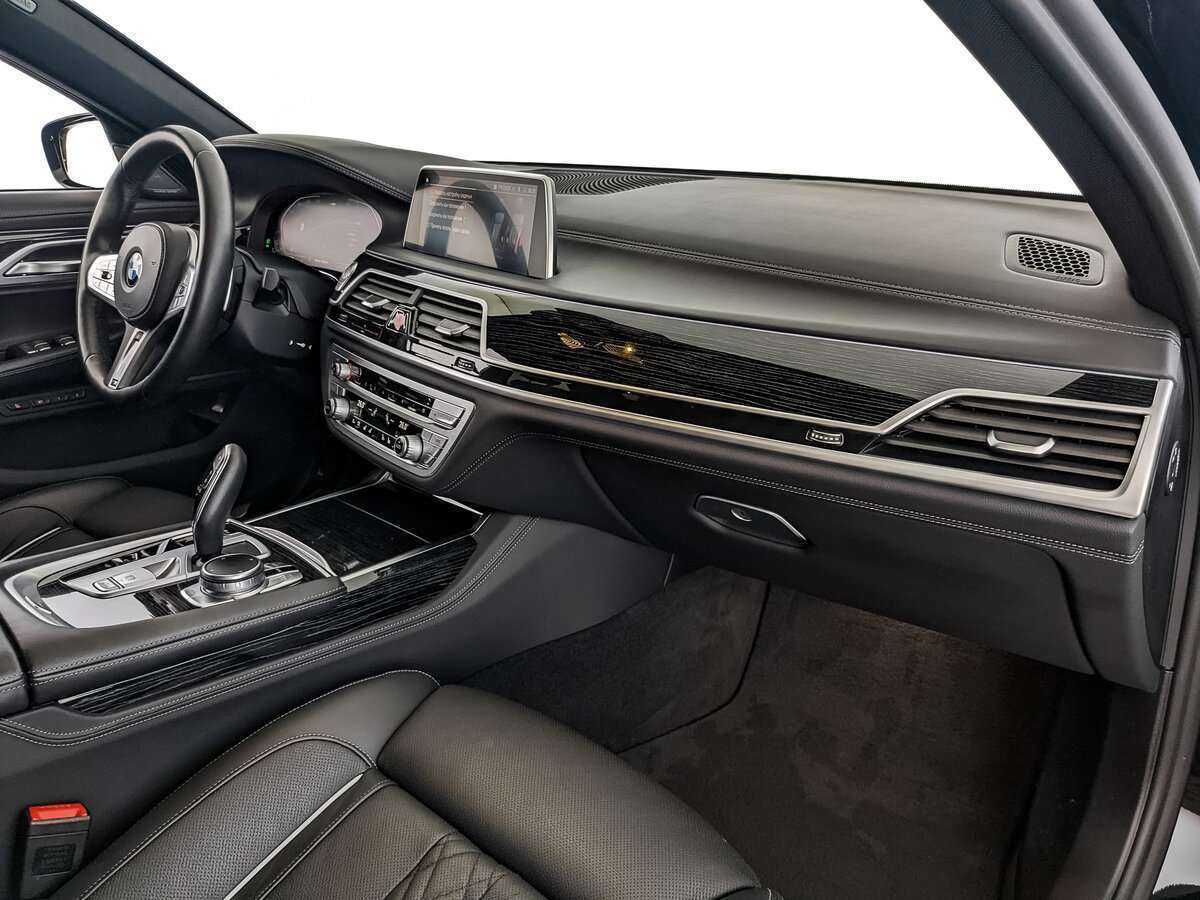 BMW 7 серии с пробегом — 2020 год. Фото: #8