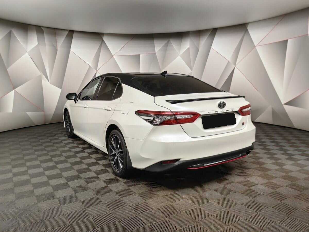 Toyota Camry с пробегом — 2021 год. Фото: #3