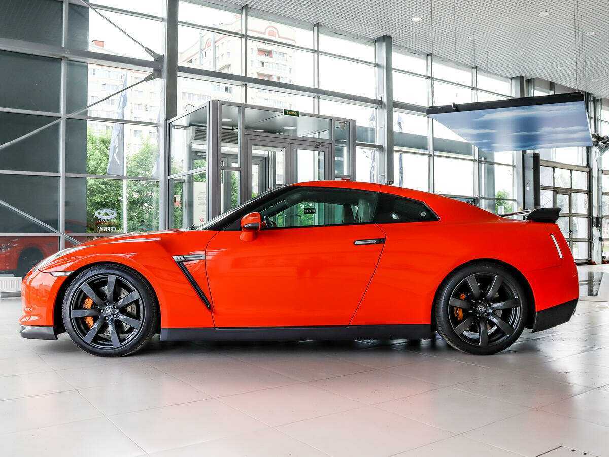 Nissan GT-R с пробегом — 2010 год. Фото: #6