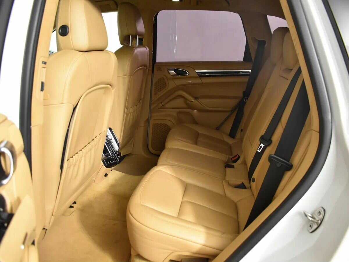 Porsche Cayenne с пробегом — 2015 год. Фото: #6