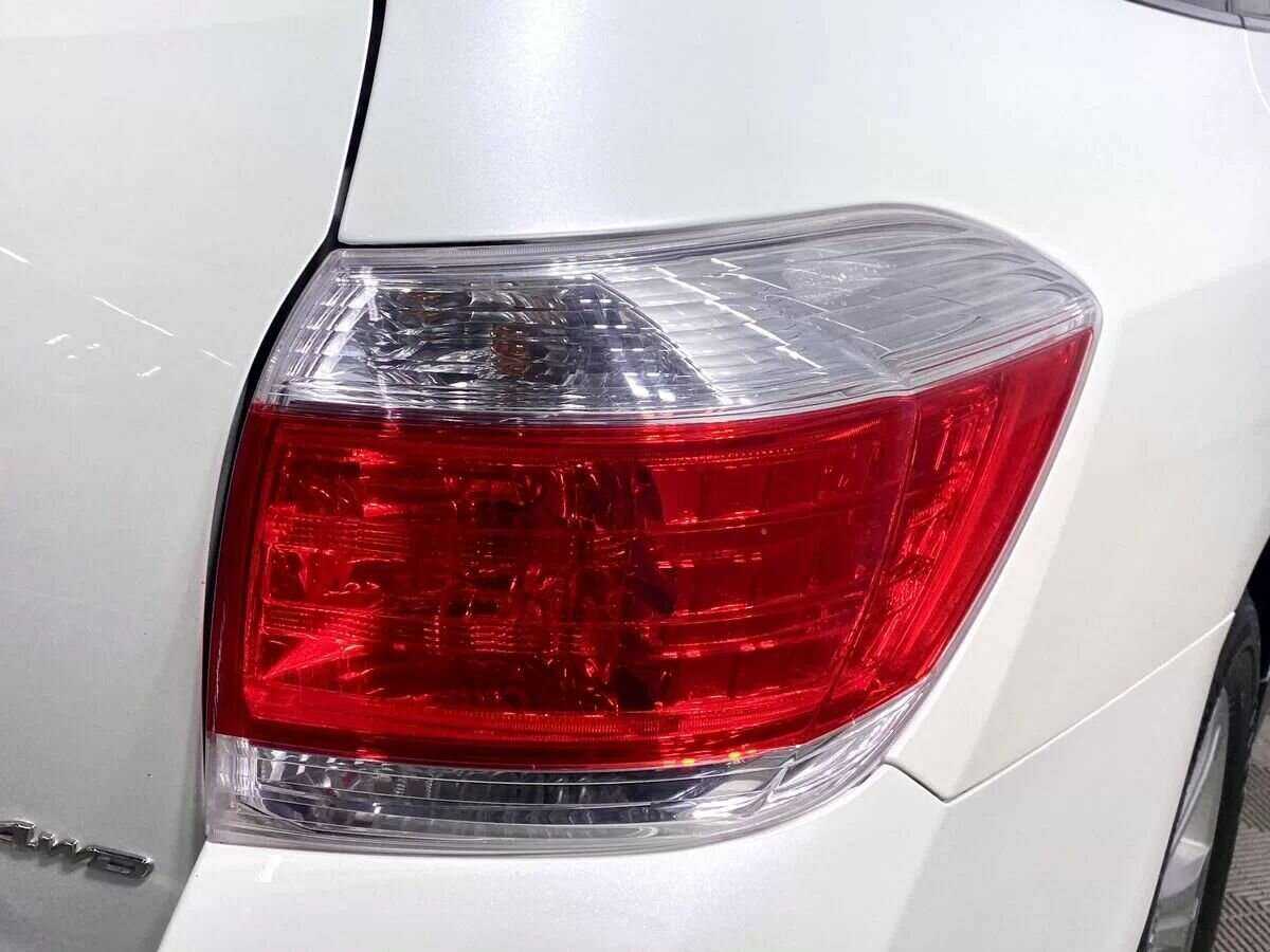 Toyota Highlander с пробегом — 2012 год. Фото: #19