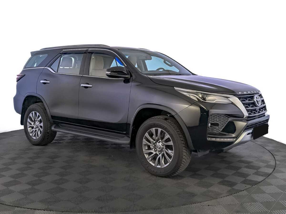Toyota Fortuner с пробегом — 2022 год. Фото: #2