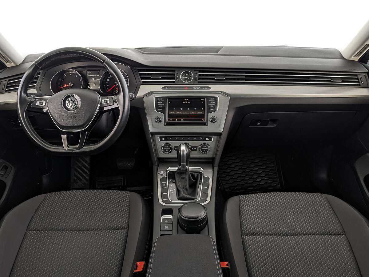 Volkswagen Passat с пробегом — 2016 год. Фото: #8