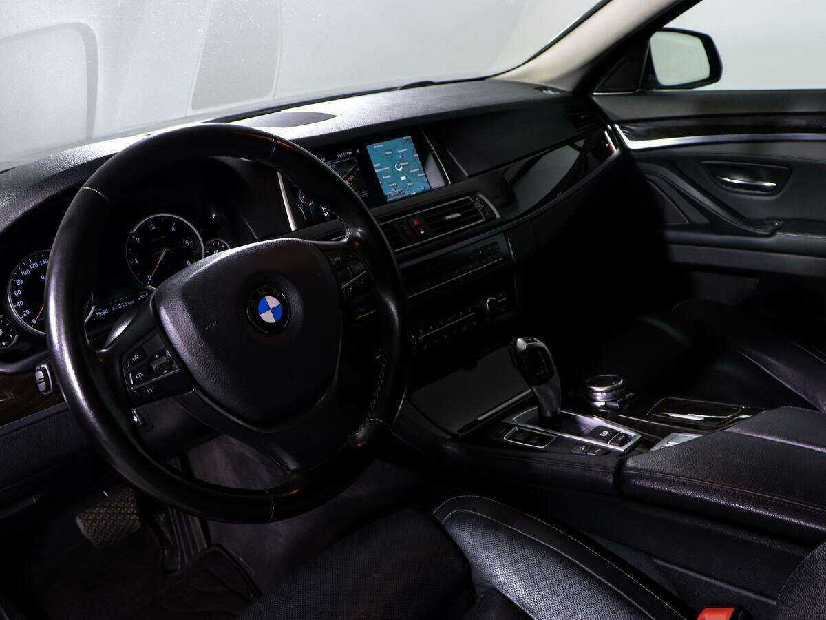 BMW 5 серии с пробегом — 2015 год. Фото: #10