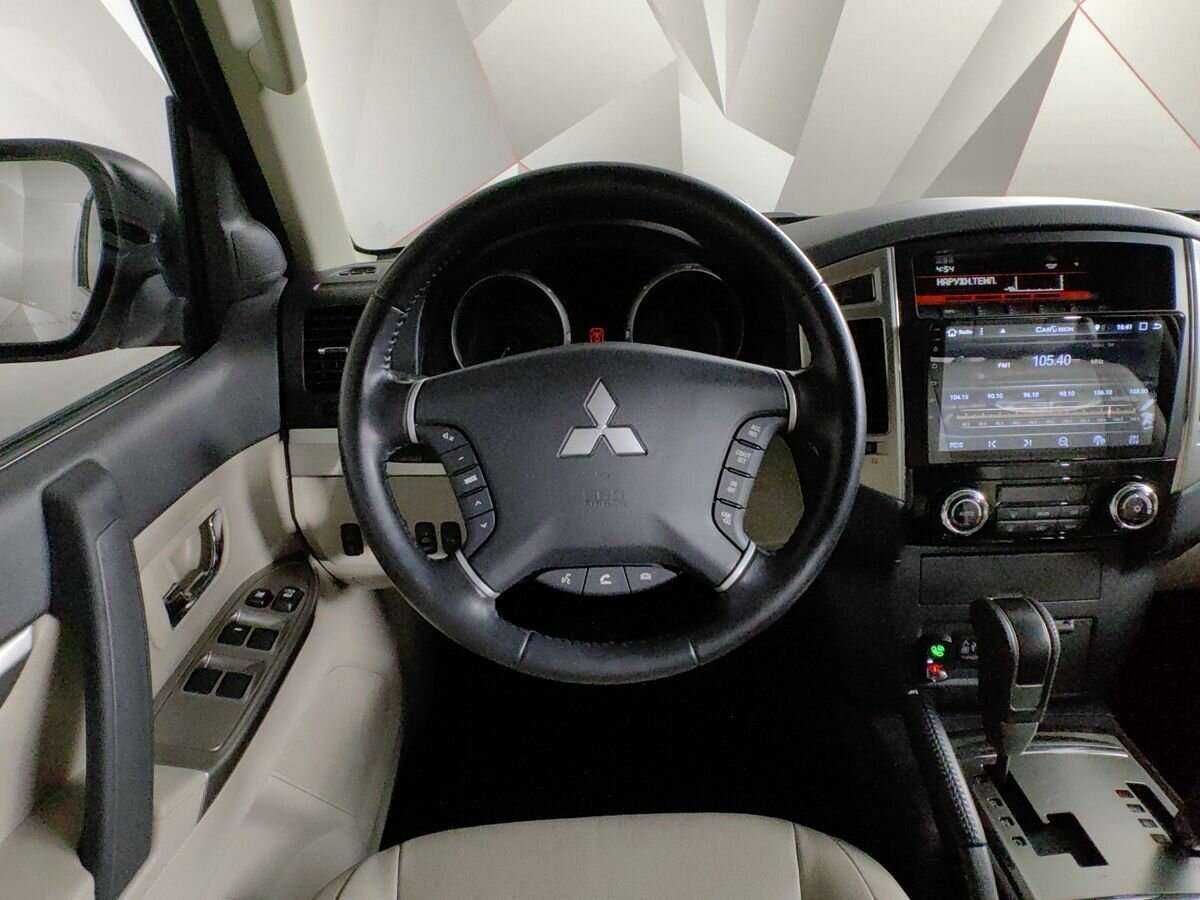 Mitsubishi Pajero с пробегом — 2021 год. Фото: #14