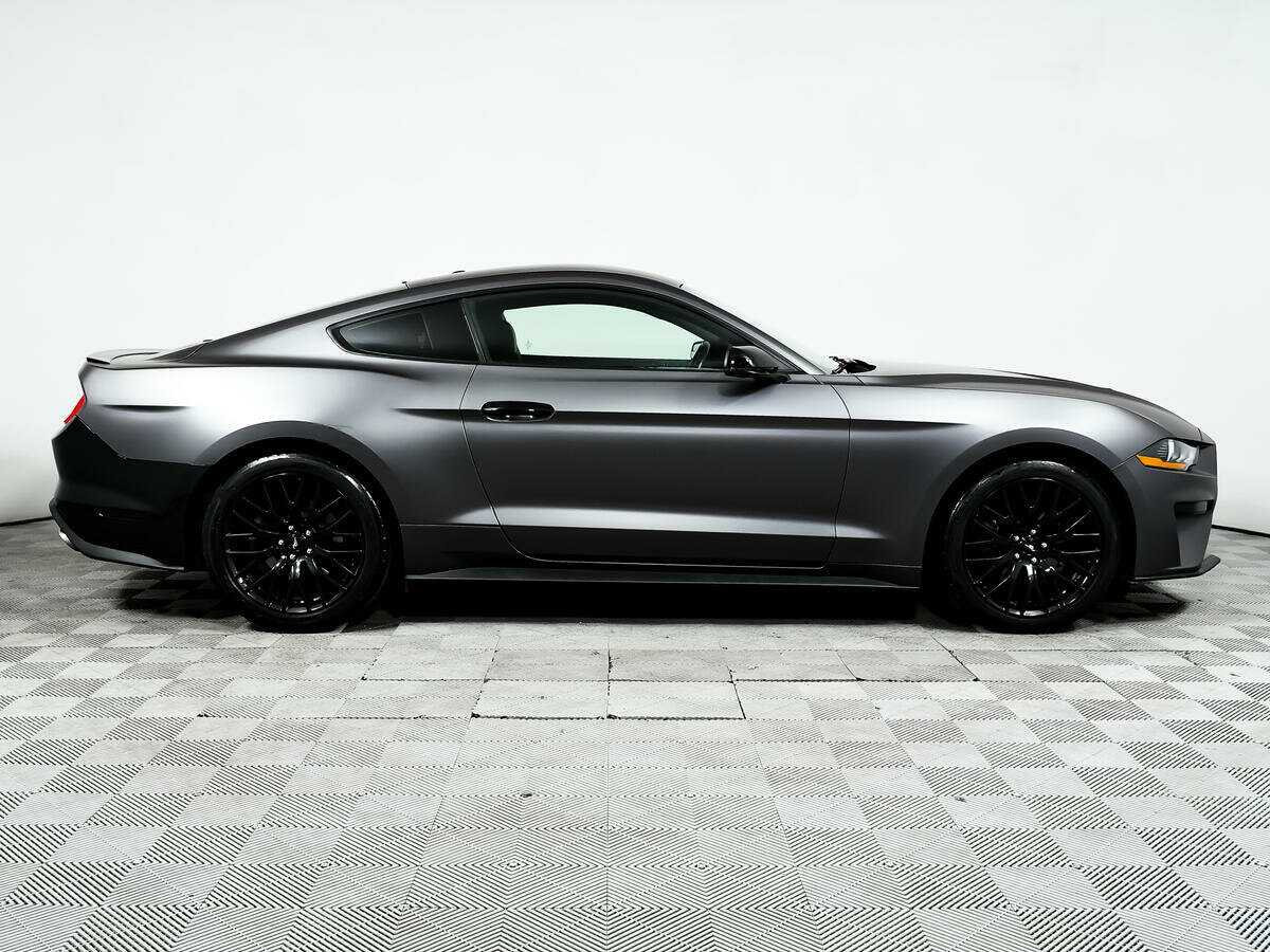 Ford Mustang с пробегом — 2018 год. Фото: #3