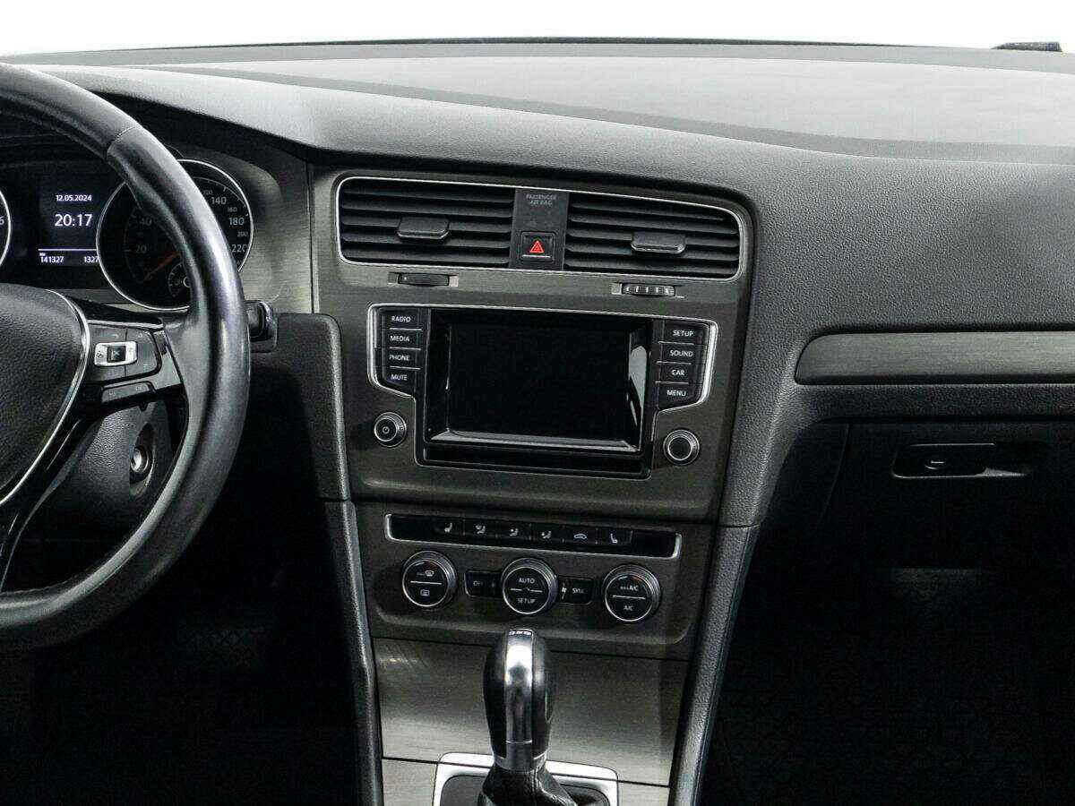 Volkswagen Golf с пробегом — 2013 год. Фото: #13