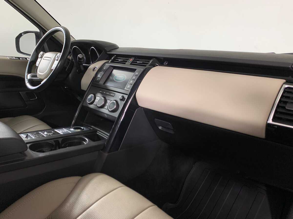 Land Rover Discovery с пробегом — 2017 год. Фото: #12