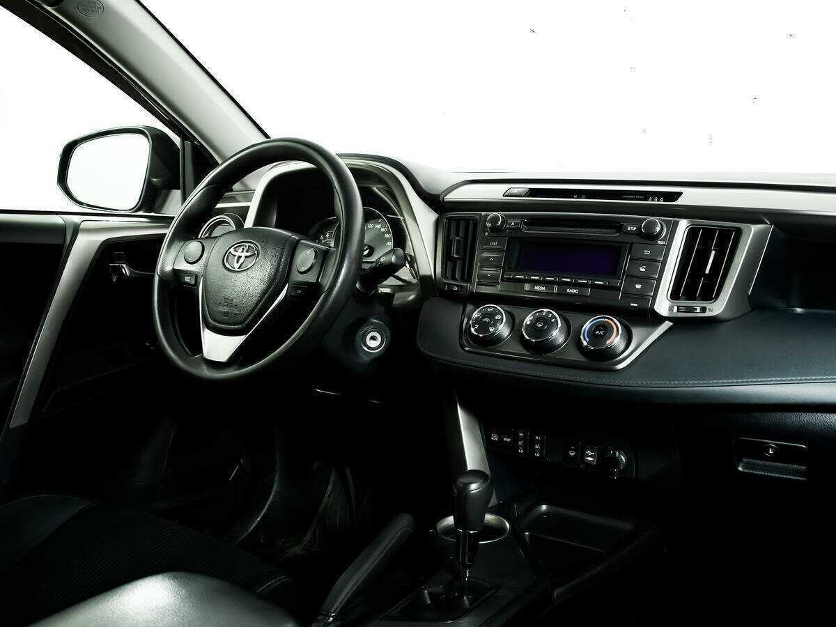Toyota RAV4 с пробегом — 2013 год. Фото: #8