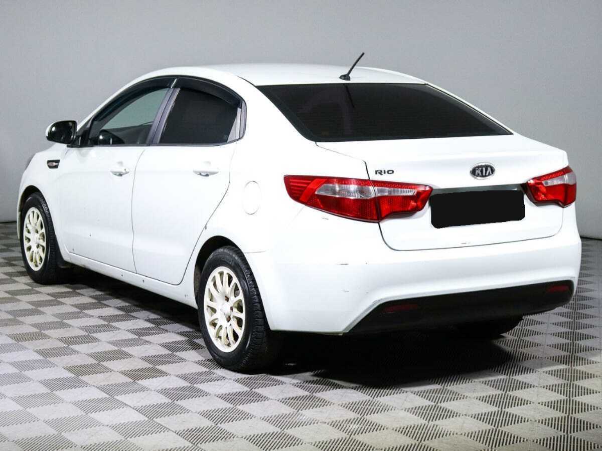 Kia Rio с пробегом — 2011 год. Фото: #6