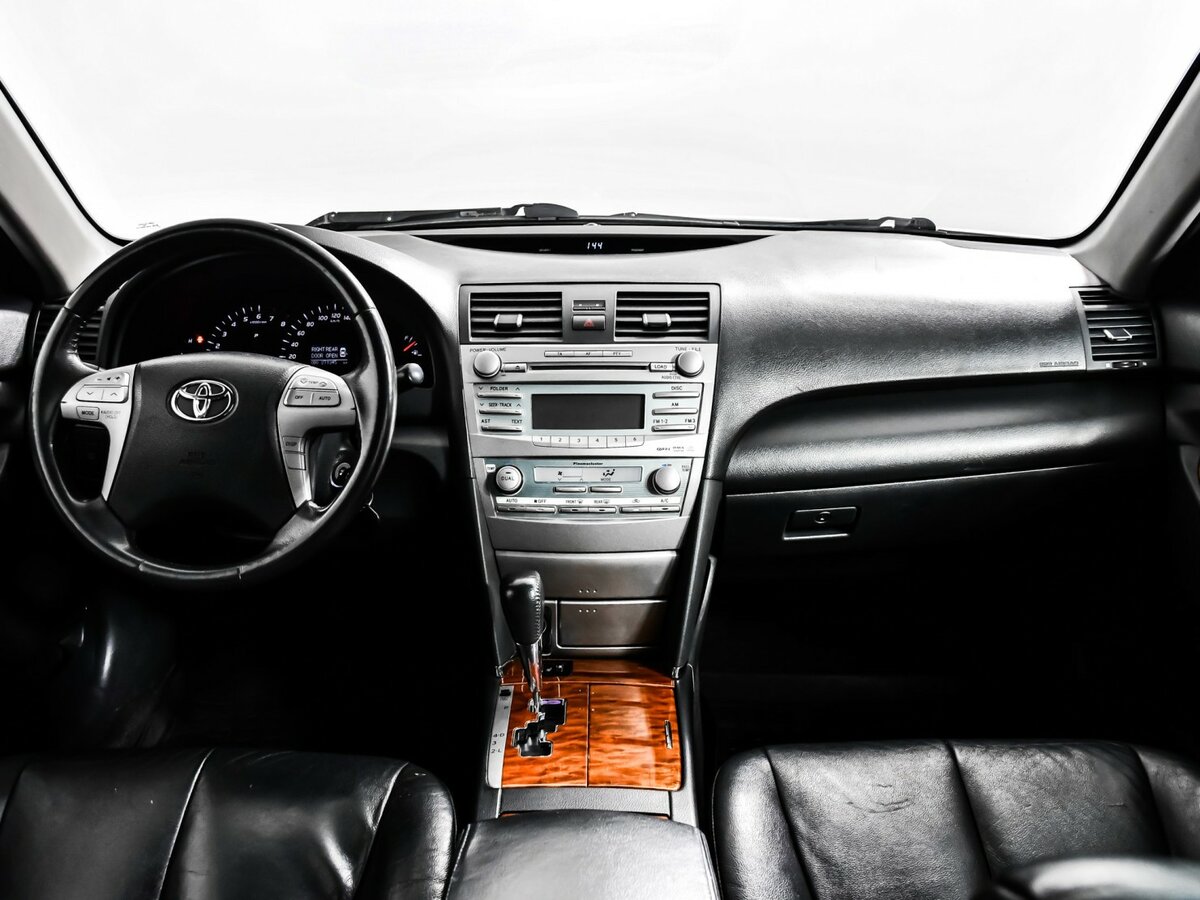 Toyota Camry с пробегом — 2008 год. Фото: #8