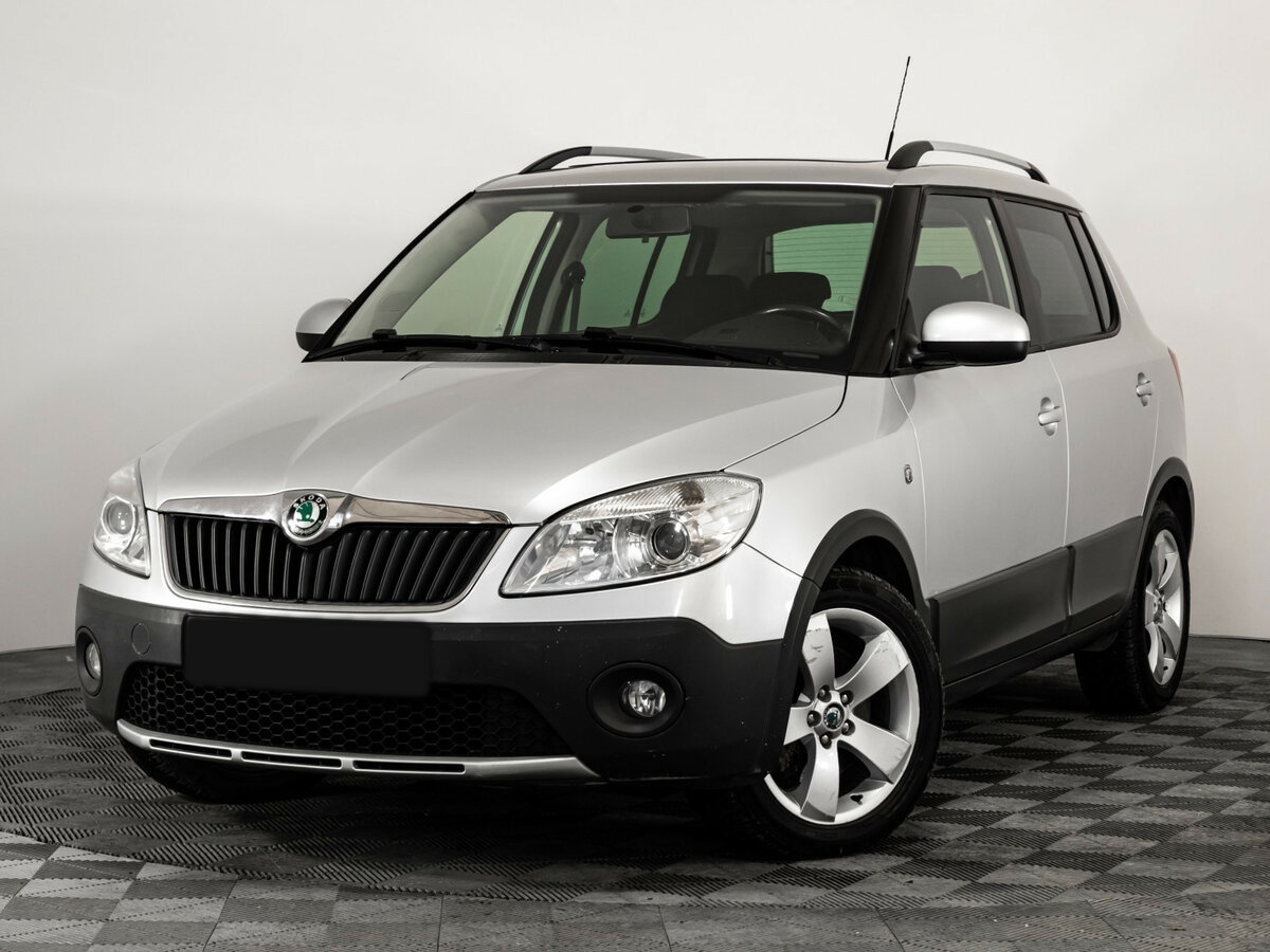 Skoda Fabia с пробегом — 2011 год. Фото: #0