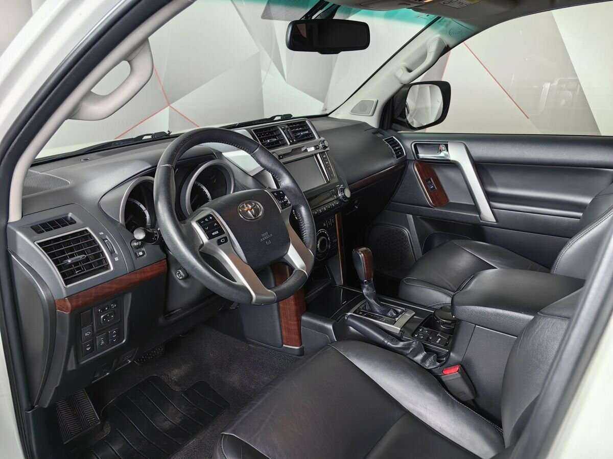 Toyota Land Cruiser Prado с пробегом — 2014 год. Фото: #13